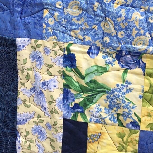 NWT Hand Crafted Blue & Yellow Quilt - Picture 12 of 14